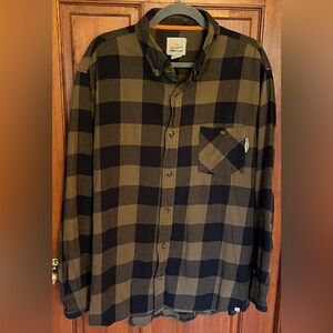 Men’s 2XL Field & Stream Buffalo Plaid Flannel Olive Green and Black